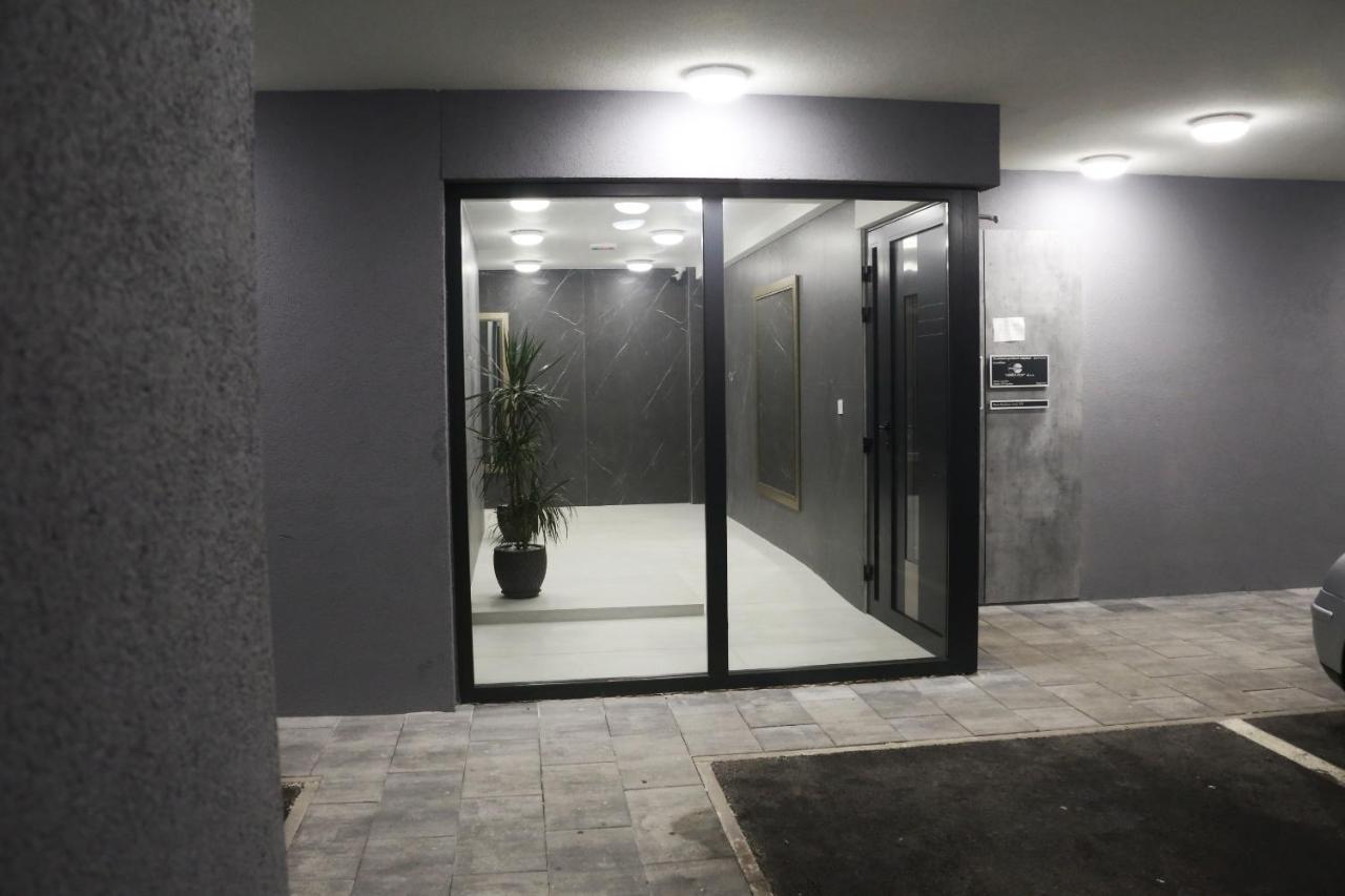 Apartman Natasa Sa Podzemnom Garazom Banja Luka Eksteriør bilde